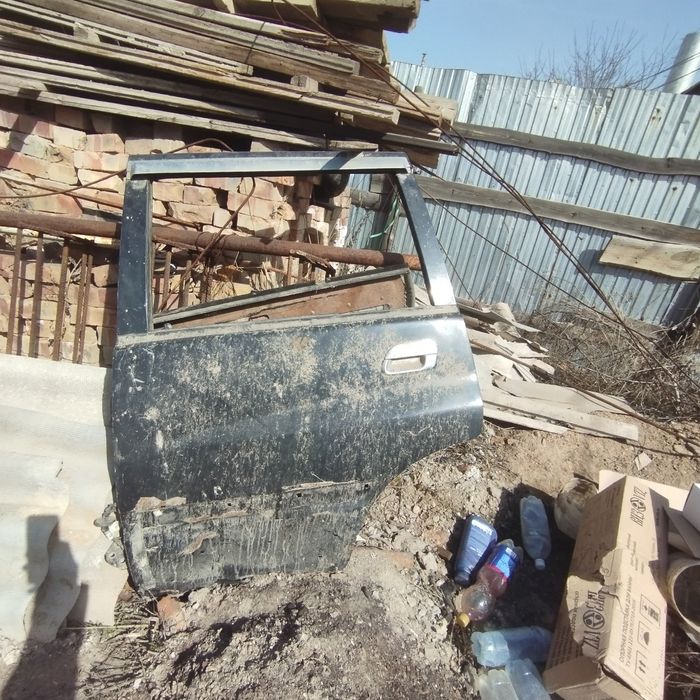 Дверь, поддон, компрессор кондёра на сангйонг муссо