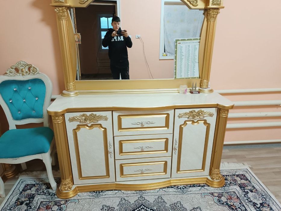 Продам спальню  срочно