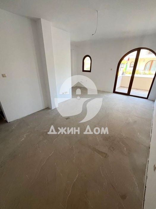 Двустаен апартамент в к-с „Гранд Вилидж“, с. Кошарица