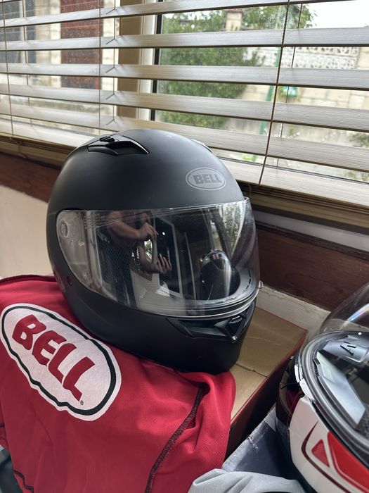 Продавам каски за мотор