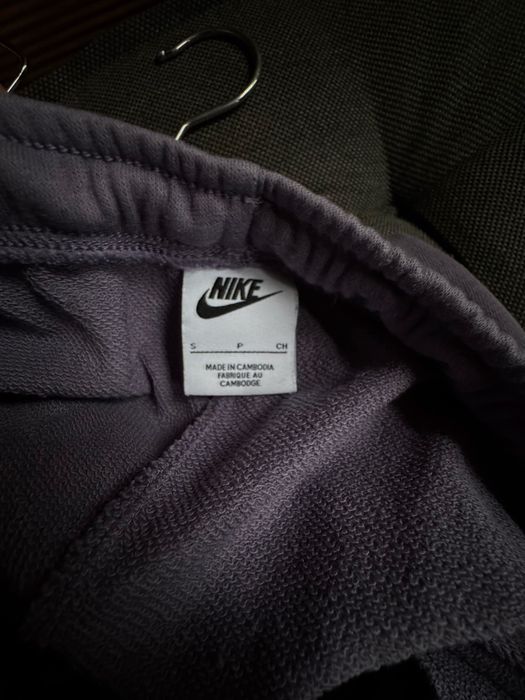 Оригинално дамско долнище Nike Sportswear High-Waisted (Размер S)