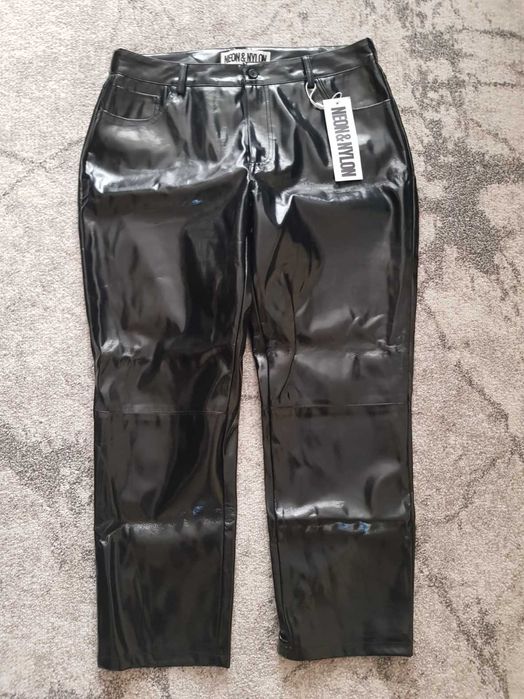 Pantaloni din vinil Neon & Nylon
