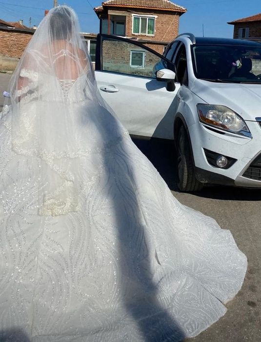 Булченска рокля чисто бяло