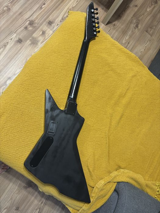 Chitara electrica custom Explorer