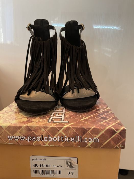 Обувки на ток с ресни