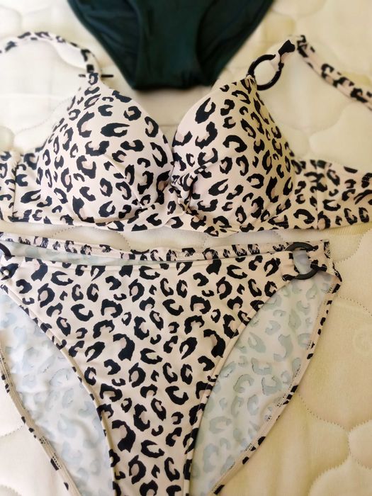 Дамски бански 2 броя. Размер S.