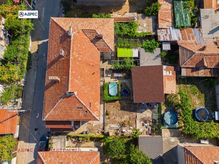 Продава се Етаж от къща в Плевен, Сторгозия - 100 кв.м за 1460 €/кв.м - Снимка #1