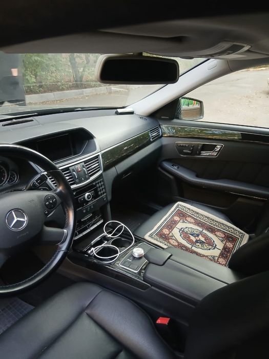 Машина(мерседес)