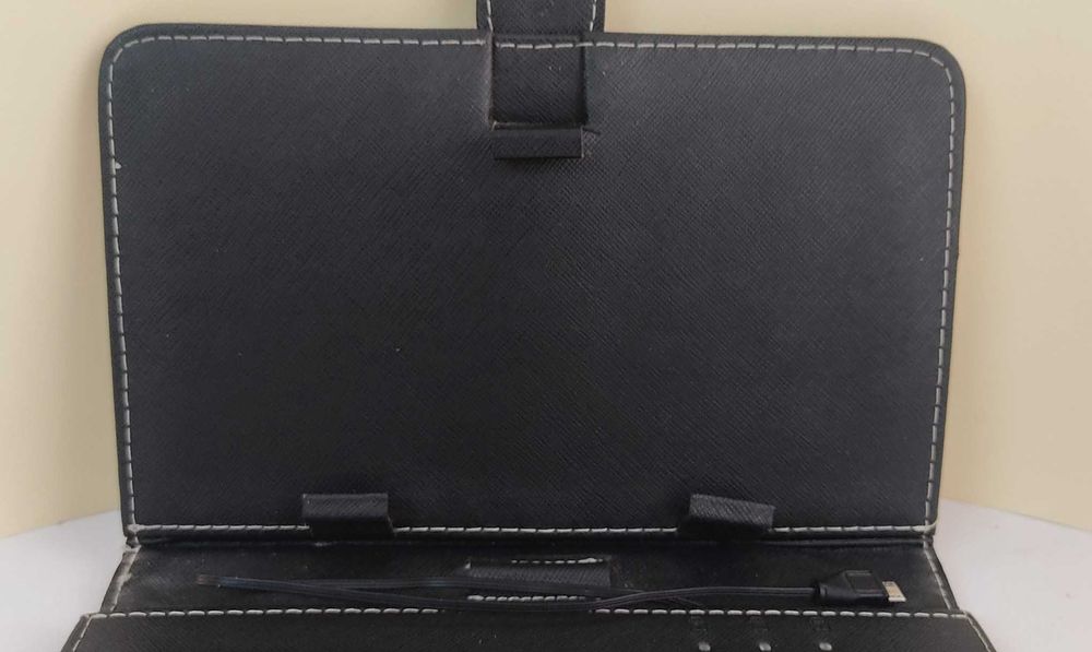 Кейс с клавиатура за таблет