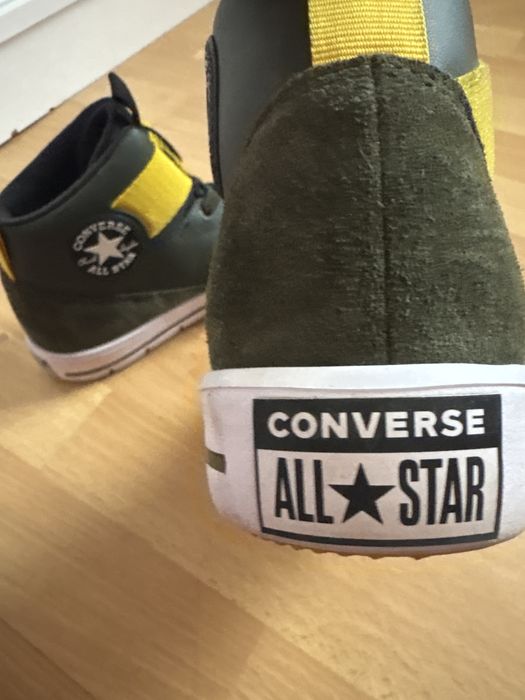 Обувки converse.