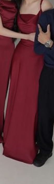 Платье! Красного/бардового цвета