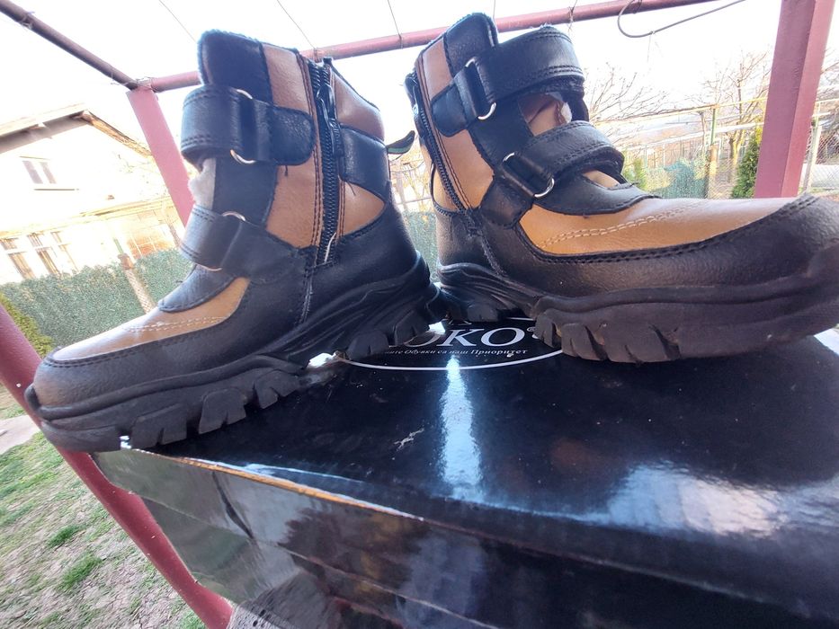 Ботуши за момче.