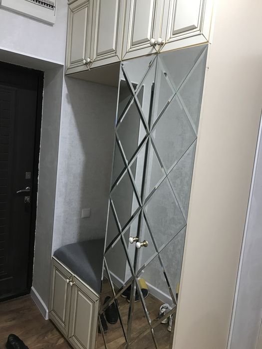 Продам прихожий шкаф