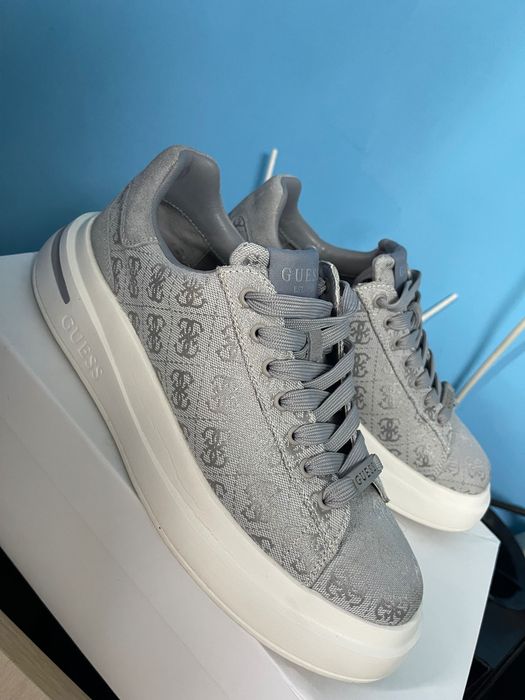 Adidasi GUESS originali