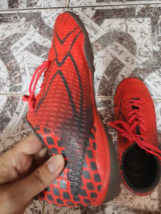 Бутонки за момче