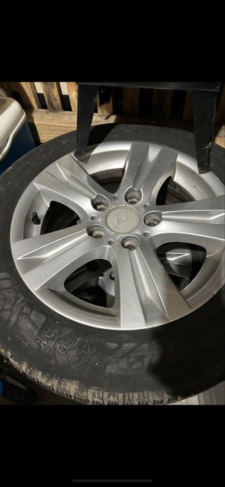 Se vinde jante pe 16 in stare foarte buna…..