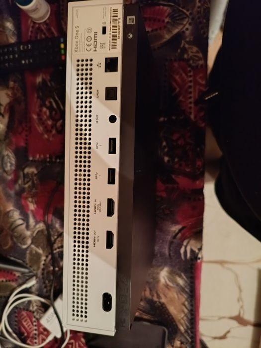 Продам Xbox one s