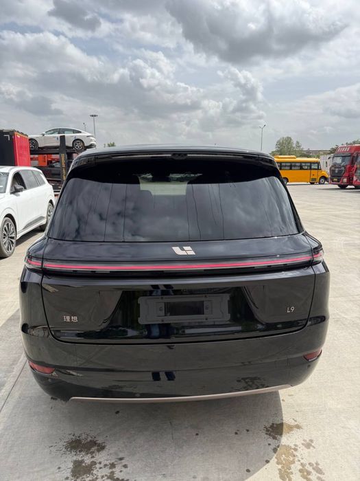 Lixiang L9 Ultra новая без пробега.