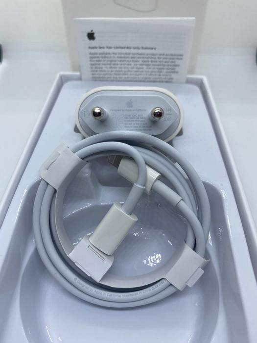 Incărcător iPhone fast charger 20w usb C nou, original !
