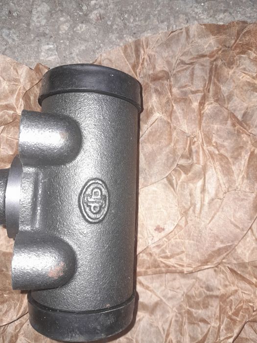 Дюзи четири  броя нови спирачен цилиндър за ifa