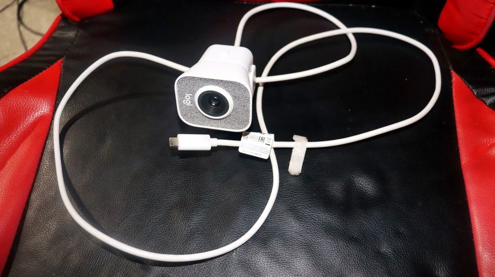 Веб-камера Logitech Streamcam