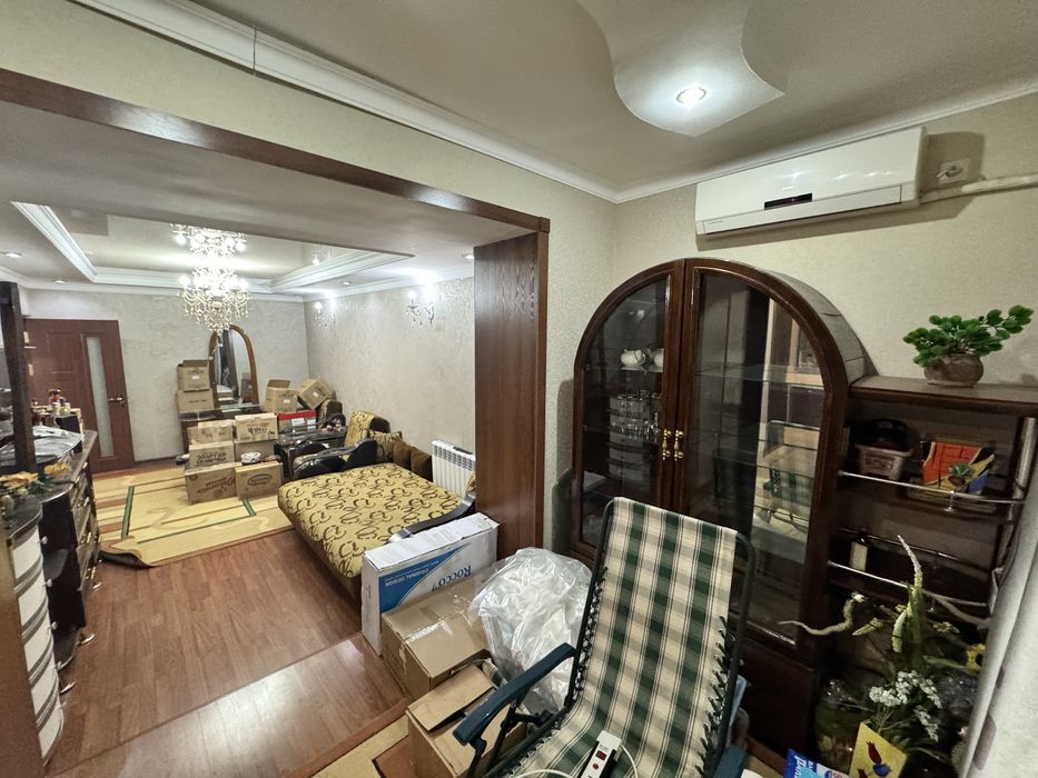 Срочно!! Продается 3х комнатная квартира,своя метро Космонавт