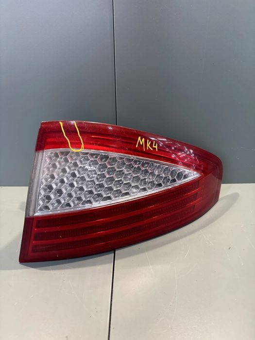 Lampa / Tripla stop dreapta pe aripa Ford Mondeo 2008