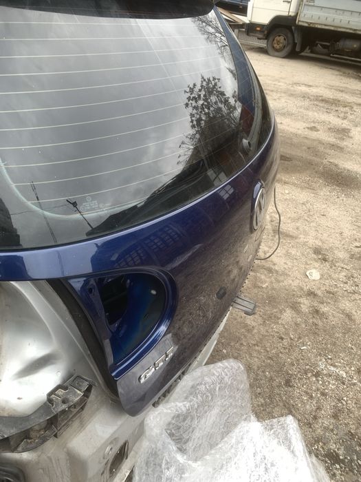 Багажник със спойлер Golf 5 GTI/R32