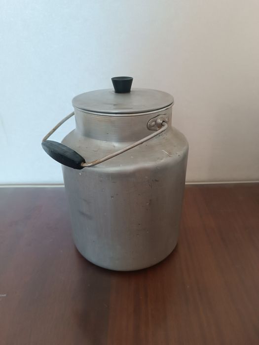 Продам бидон 8 литров