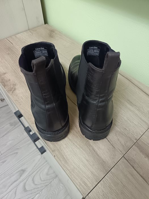 Vind ghete calvin Klein nr 43 folosite de cite a ori