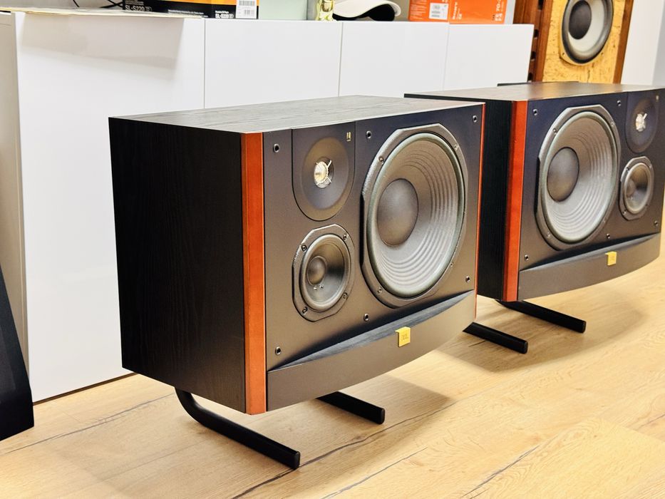 Boxe de inaltă fidelitate JBL L90,3 căi,cu stative,27 KG,bass de 30cm