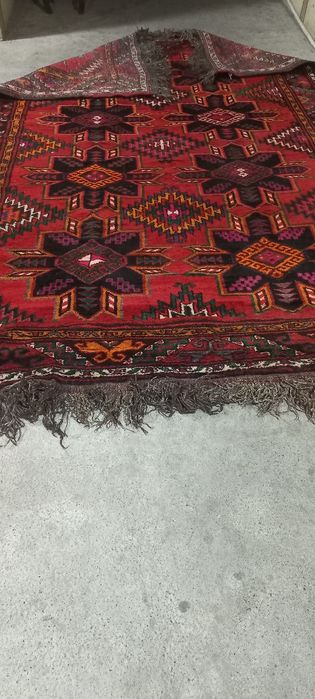 Qólda tóqilgan tozza jun [ tuya bólishi mumkin] gilom 19-20asr  òrtasi