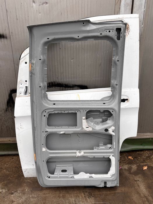 Задна врата • Mercedes-Benz Vito