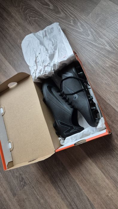 Бутонки Nike - чисто нови