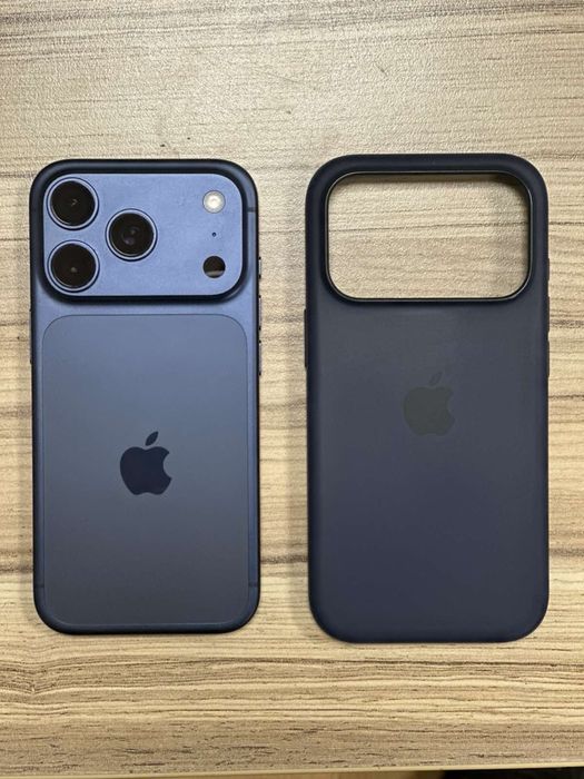 Iphone 17 PRO / в гаранция / пълен комплект