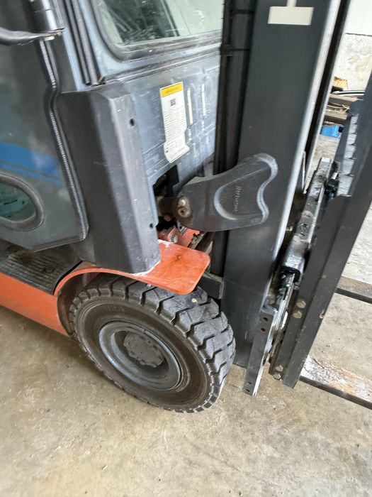 HELI CPCD18 – Дизелов мотокар 1.8t, Кабина, 4 000 моточаса