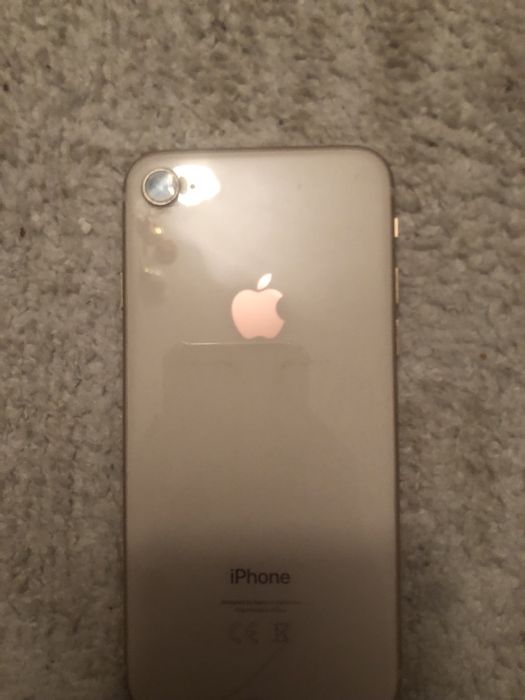 Продам Айфон 8 64гб 77% акум