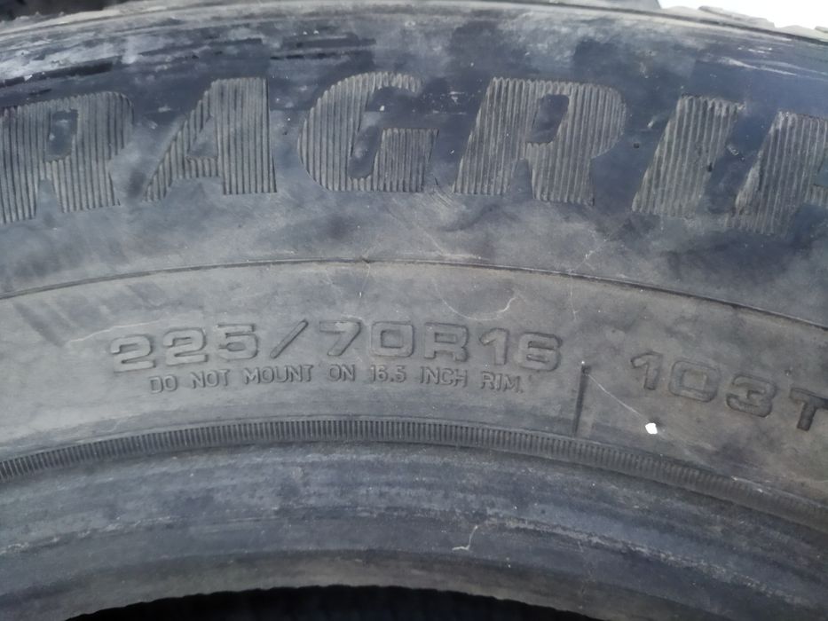 225/70/16 Гудиер зимние