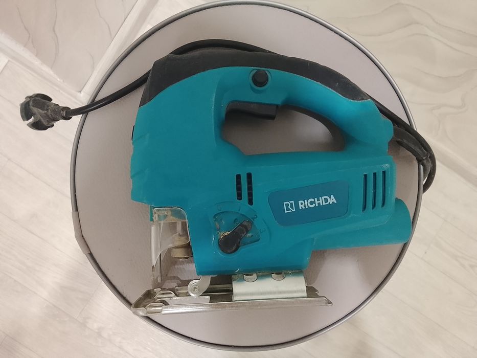 Продам лобзик. Состояние идеальное.