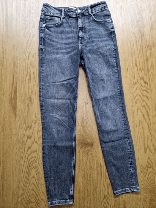 Дамски дънки на Zara