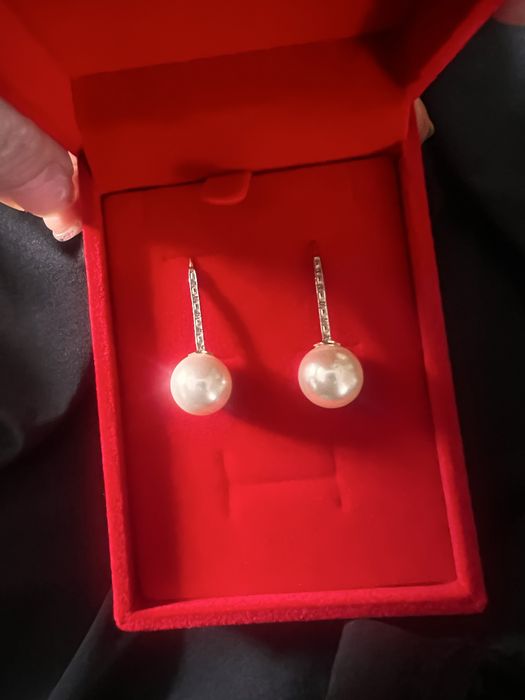 Продам серьги с бриллиантами.6.6грамм