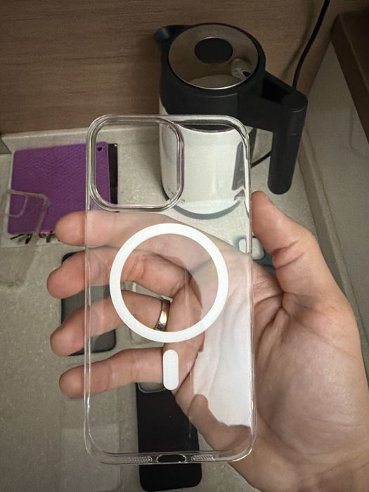 Продам 7 чехлов на Iphone 15 pro max.
