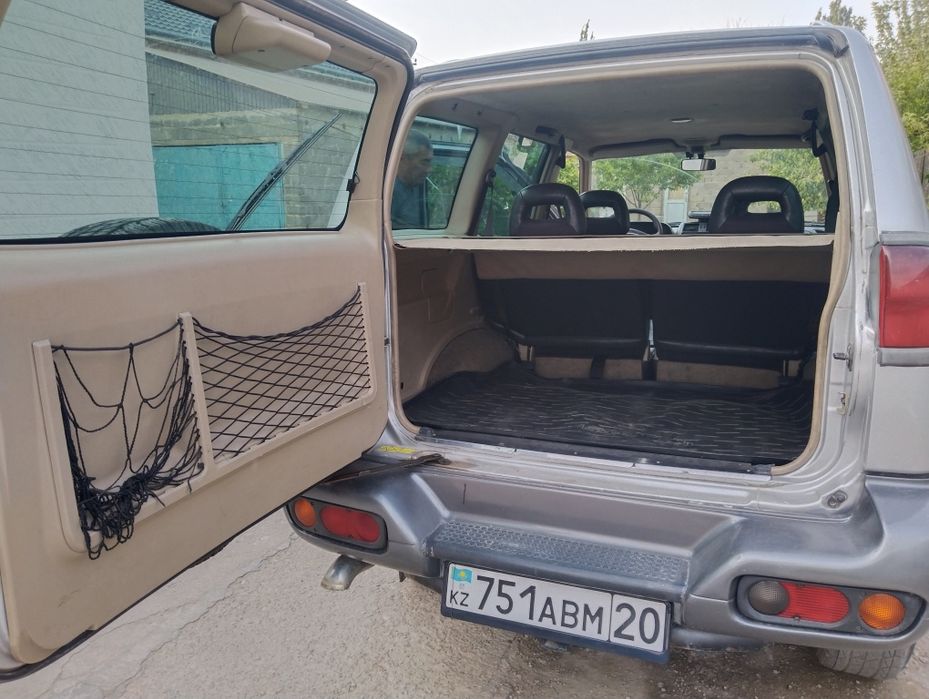 Nissan.   Terano    2