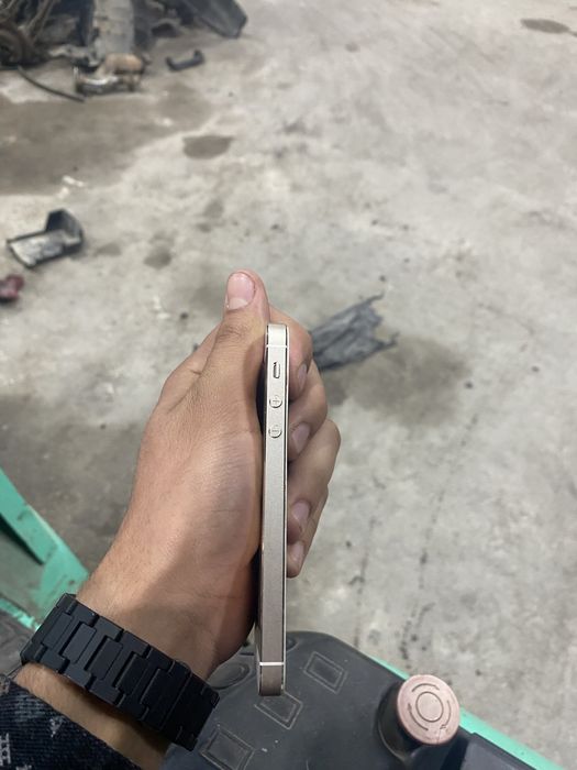Продам IPhone 5 s