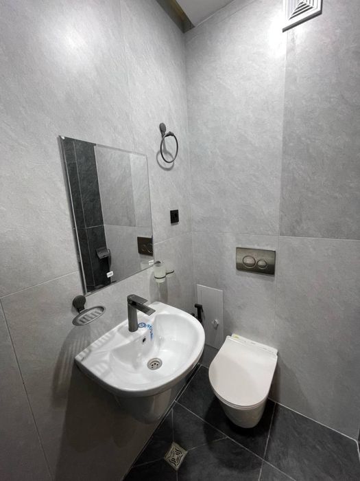 Чиланзар -1.  1комнатная кирпич.  С ремонтом