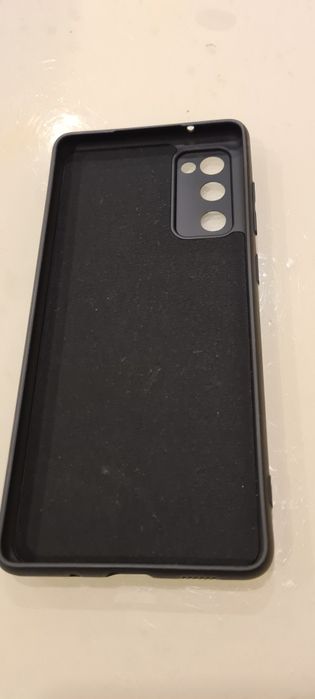 Продам новый чехол на телефон S20 ультра.