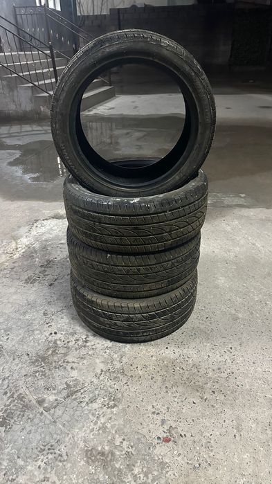 Продам шины 235/45/18