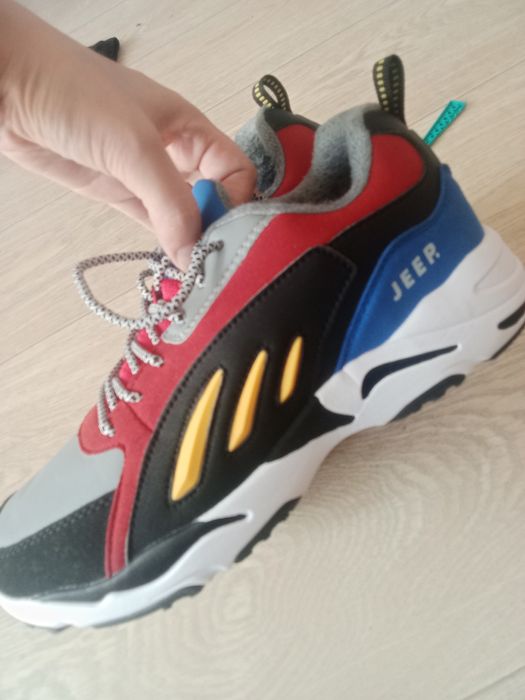 Продам кросовки Jiip