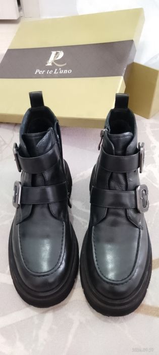 Продам женские осенние ботинки