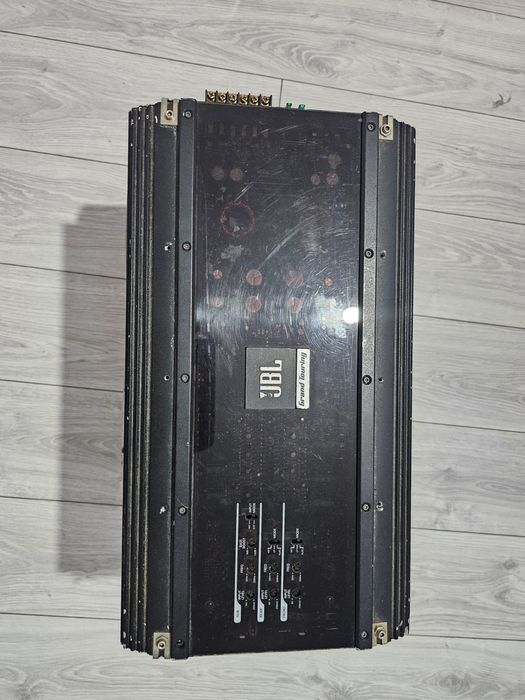 Stație auto jbl 600w si subwoofer